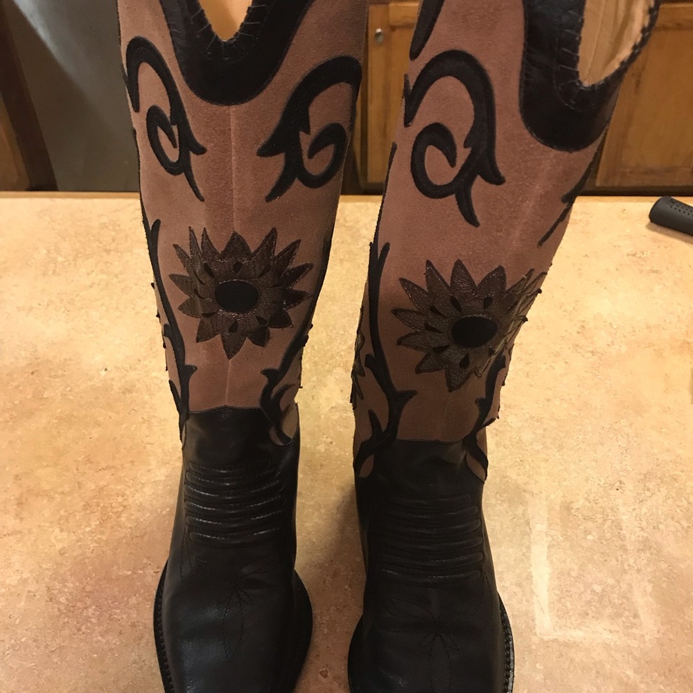 Beautiful Paola Leather and Suede Fancy Boots